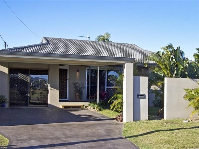 353 Adina Avenue, Bilinga QLD 4225