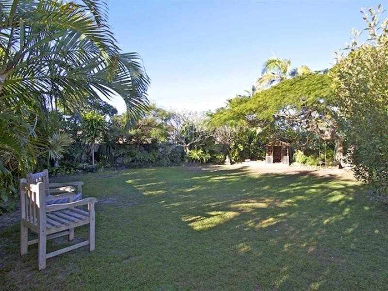 353 Adina Avenue, Bilinga QLD 4225