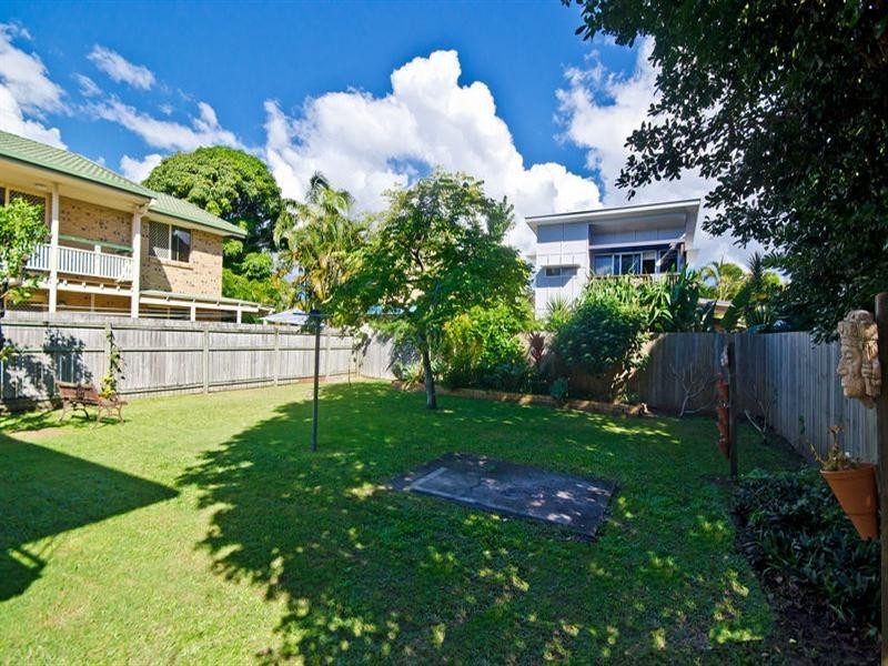 40 Philippine Parade, Palm Beach QLD 4221