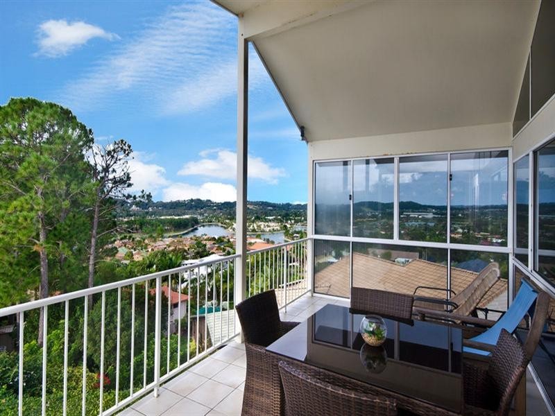 27 Swanbourne Way, Elanora QLD 4221