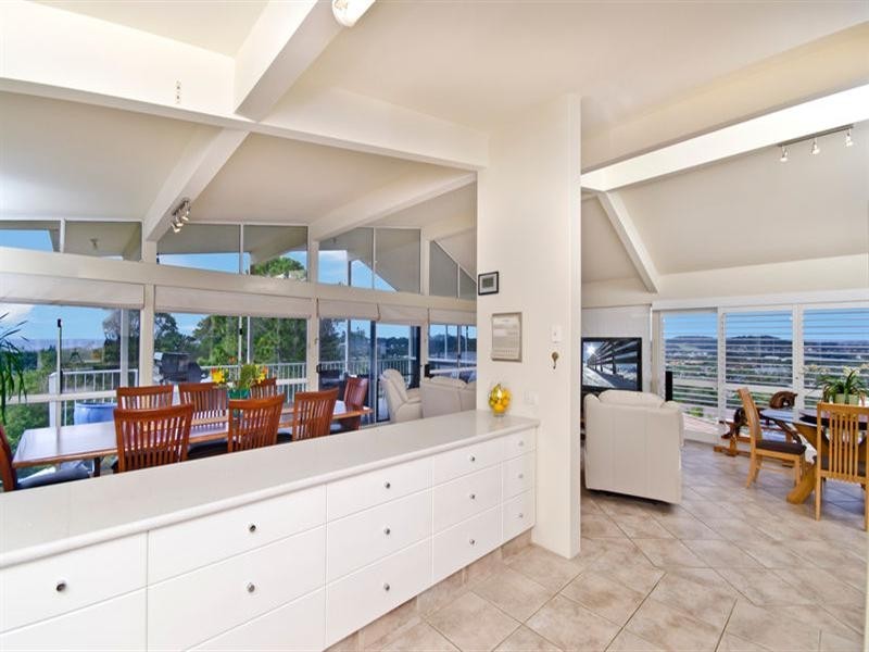 27 Swanbourne Way, Elanora QLD 4221