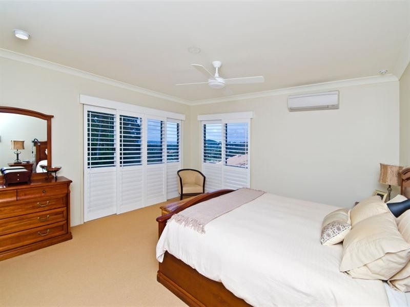 27 Swanbourne Way, Elanora QLD 4221