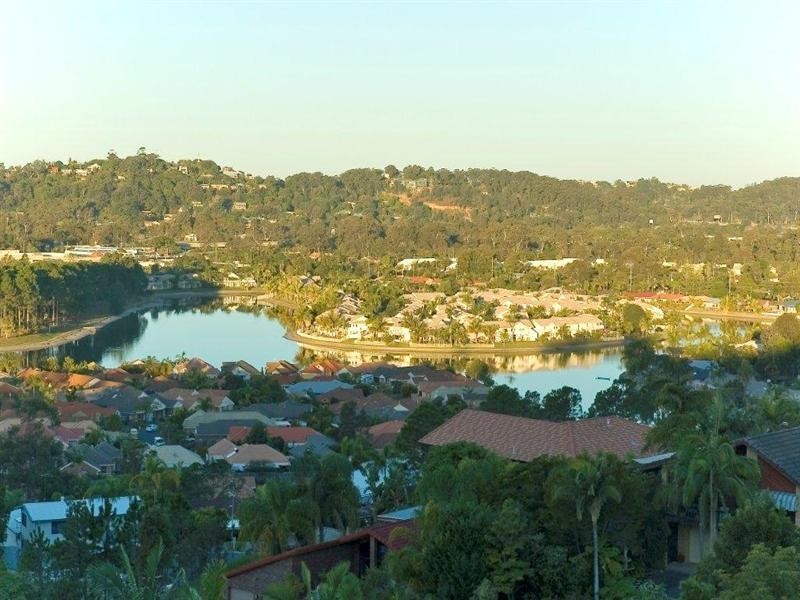 27 Swanbourne Way, Elanora QLD 4221