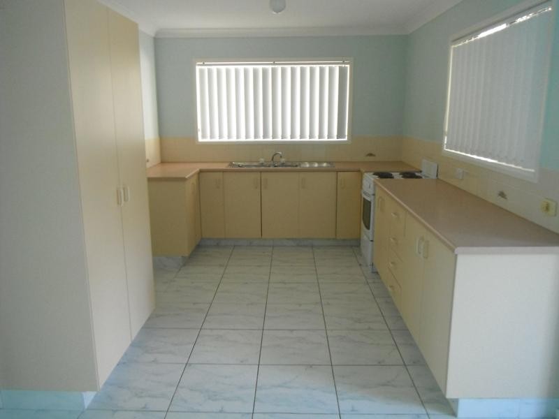 4 Adam Street, Oxenford QLD 4210