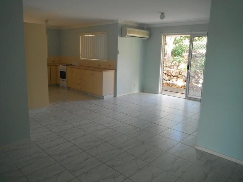 4 Adam Street, Oxenford QLD 4210