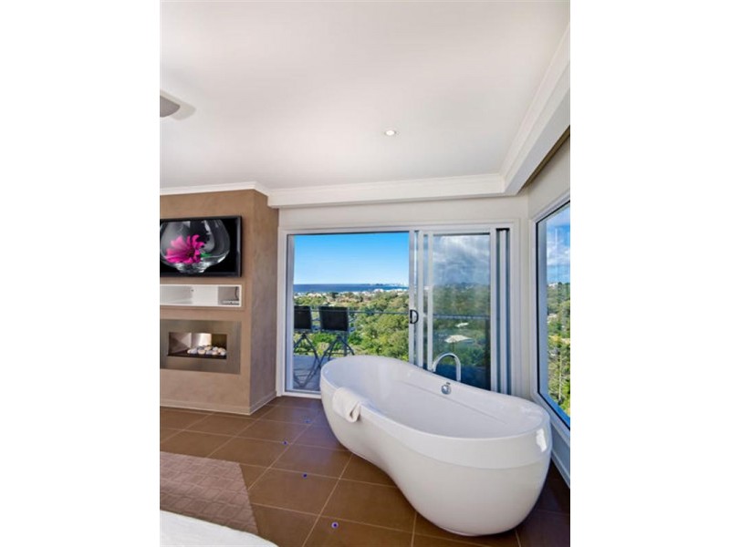 65 Crest Drive, Currumbin QLD 4223