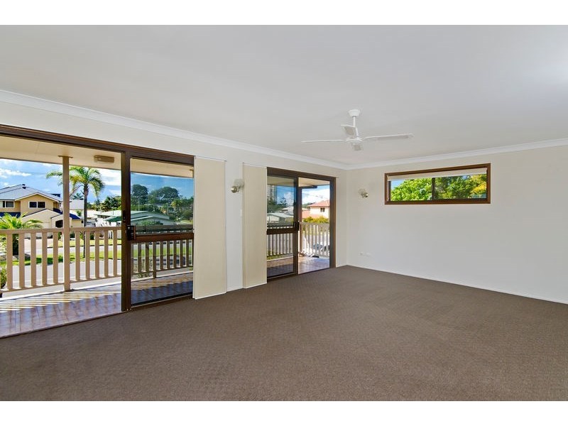 40 Philippine Parade, Palm Beach QLD 4221