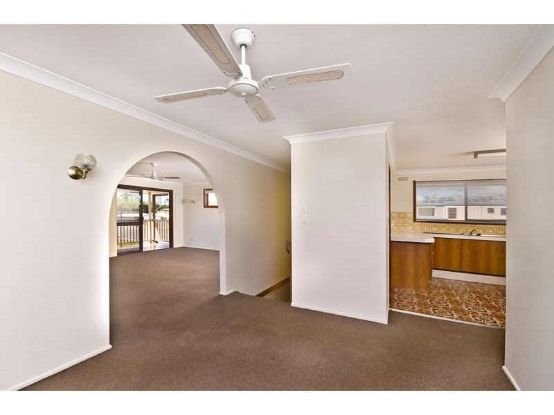 40 Philippine Parade, Palm Beach QLD 4221