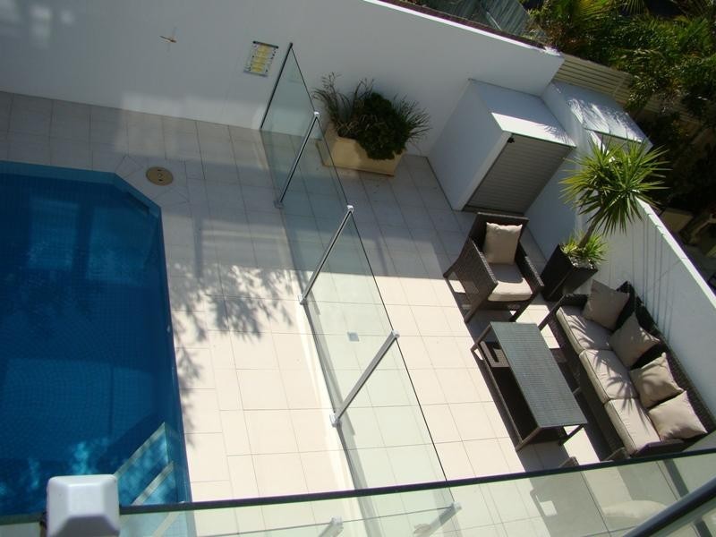 2/197 Golden Four Drive, Bilinga QLD 4225