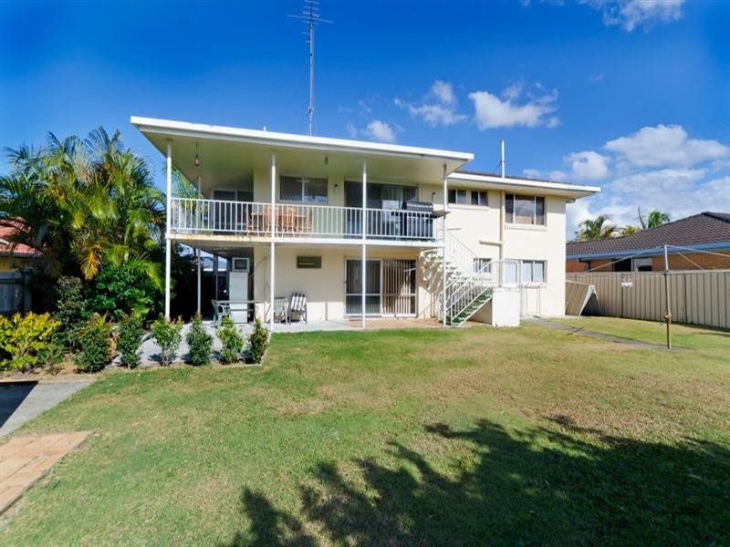 3 Gulai Street, Palm Beach QLD 4221