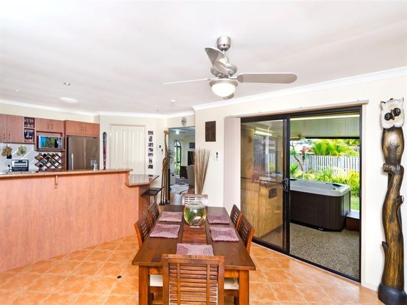 42 Baekea Drive, Elanora QLD 4221