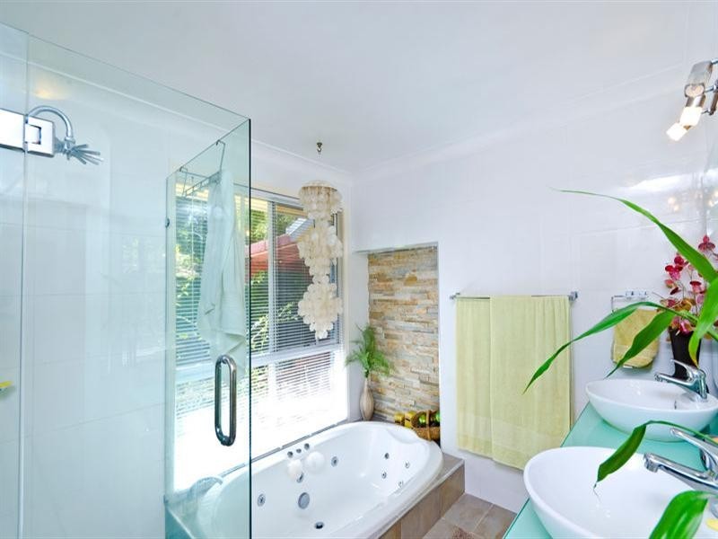 8 Bradman Drive, Currumbin Valley QLD 4223