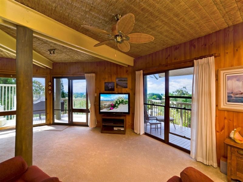 141 K P McGrath Drive, Elanora QLD 4221