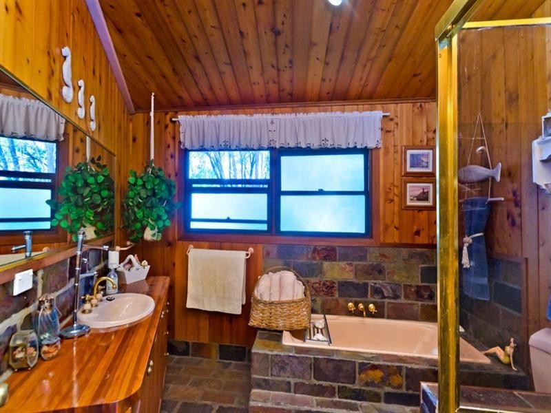 141 K P McGrath Drive, Elanora QLD 4221