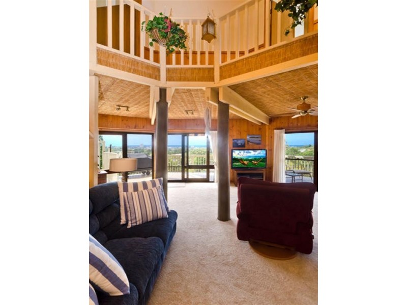 141 K P McGrath Drive, Elanora QLD 4221