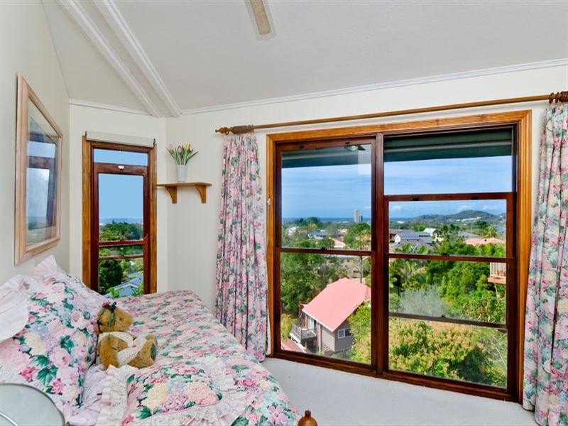 141 K P McGrath Drive, Elanora QLD 4221