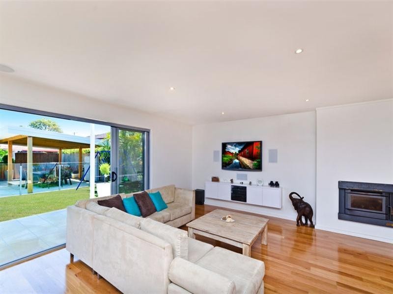 6 Tatha Avenue, Palm Beach QLD 4221