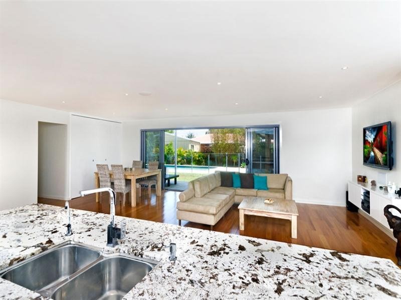 6 Tatha Avenue, Palm Beach QLD 4221