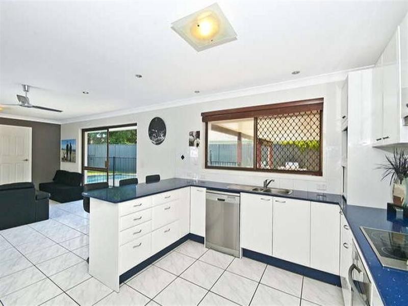 8 Linum Street, Palm Beach QLD 4221
