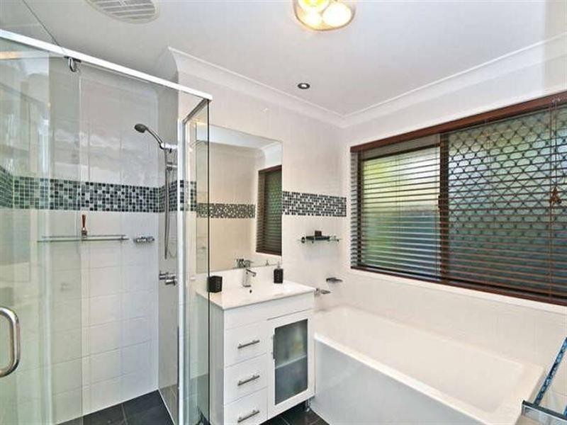 8 Linum Street, Palm Beach QLD 4221
