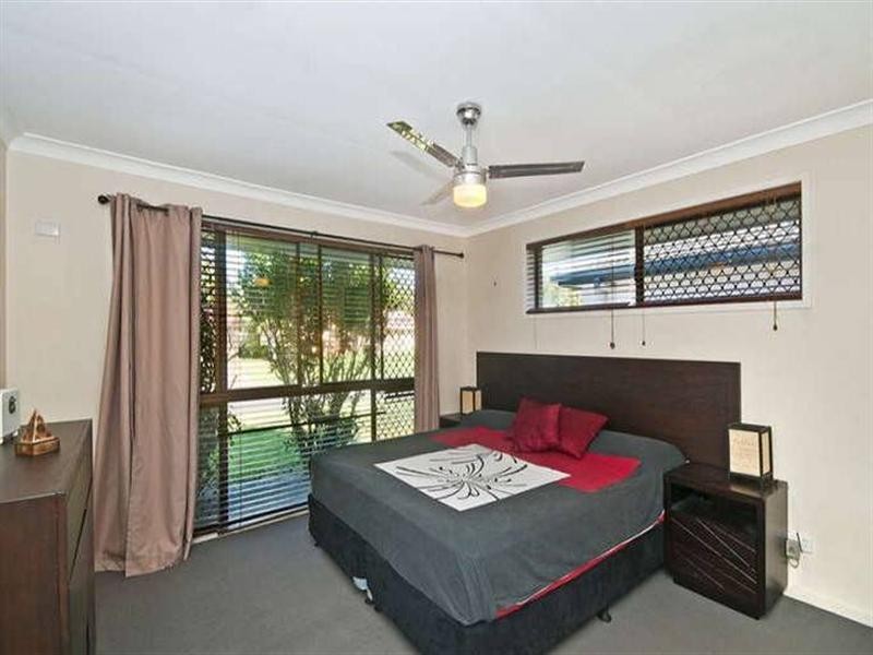 8 Linum Street, Palm Beach QLD 4221