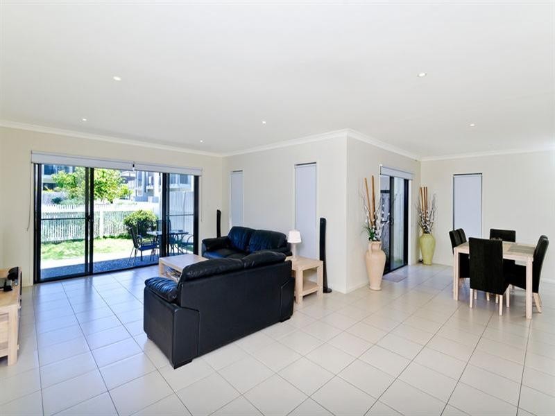 72/2 Inland Drive, Tugun QLD 4224