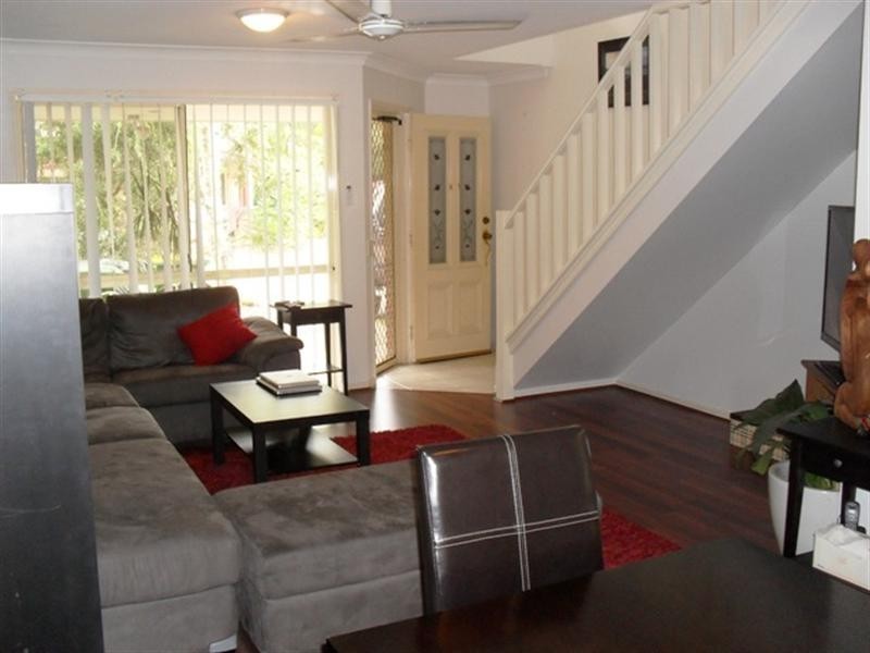 2/9 Kingia Court, Burleigh Heads QLD 4220