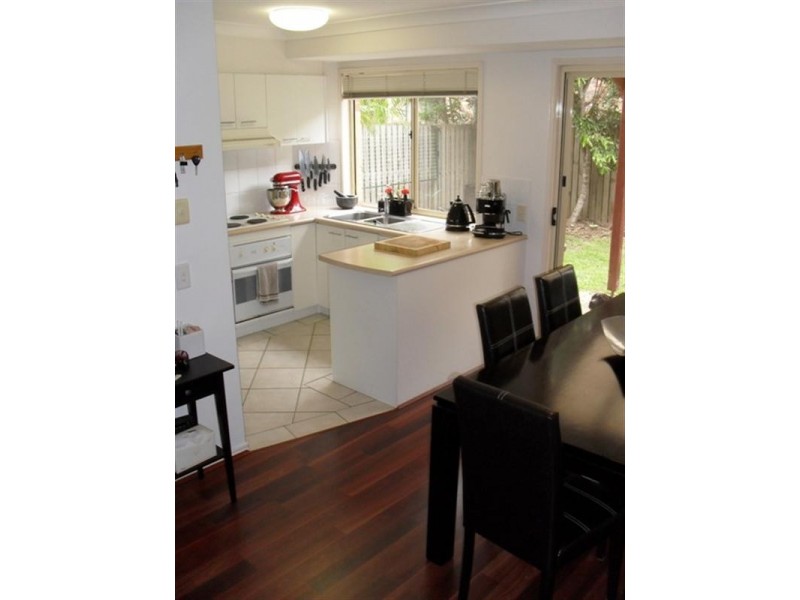 2/9 Kingia Court, Burleigh Heads QLD 4220