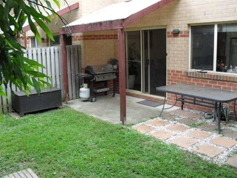 2/9 Kingia Court, Burleigh Heads QLD 4220