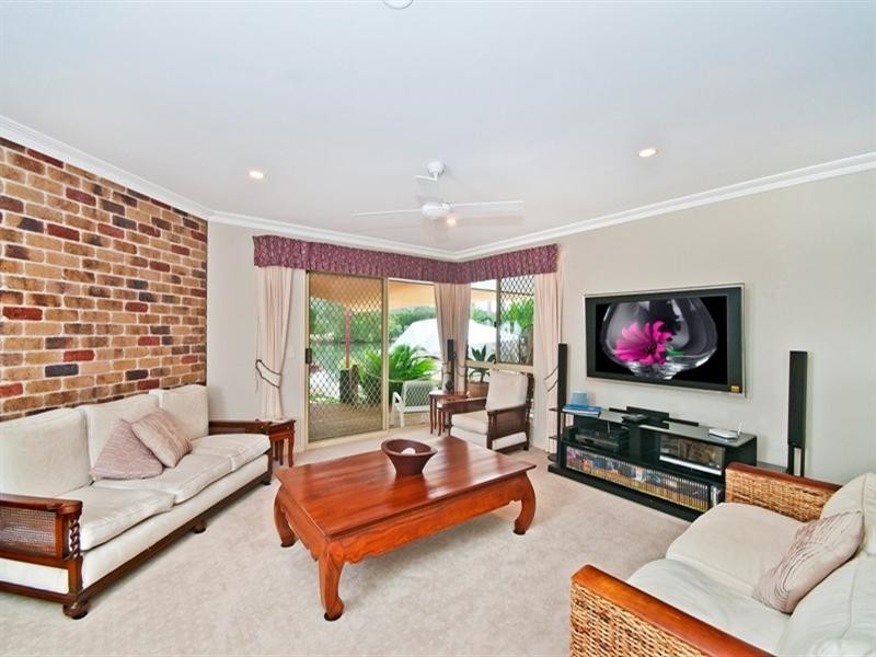 7 Chown Avenue, Currumbin Waters QLD 4223