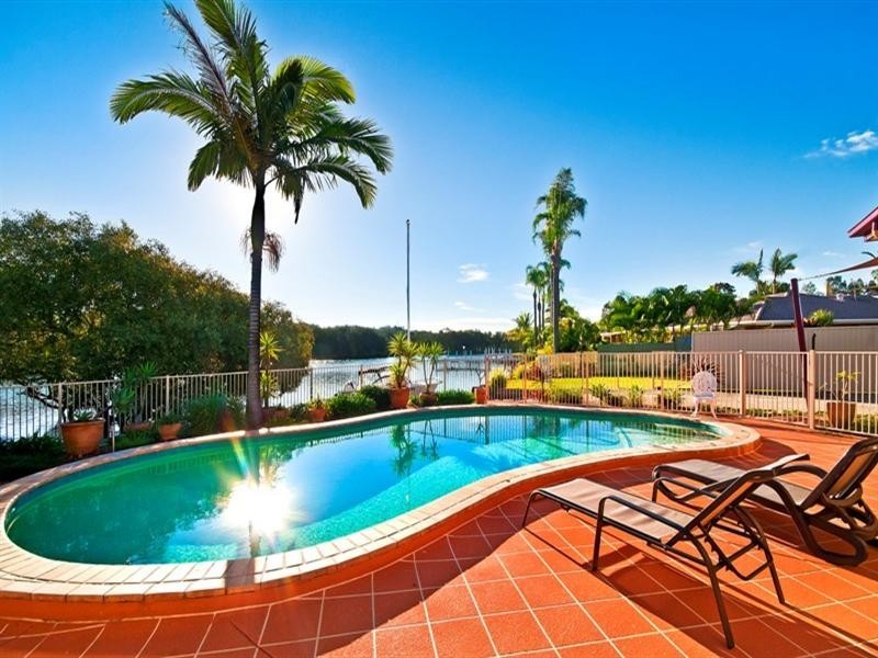 7 Chown Avenue, Currumbin Waters QLD 4223