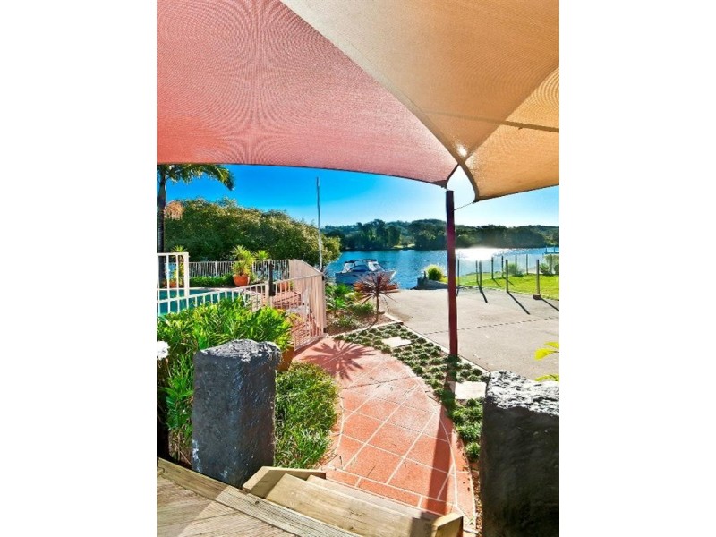 7 Chown Avenue, Currumbin Waters QLD 4223