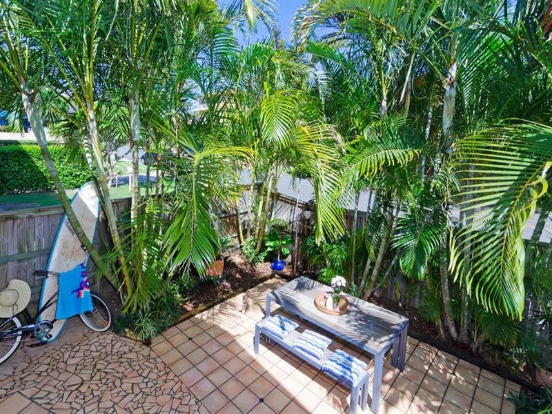 1/15 Twelfth Avenue, Palm Beach QLD 4221