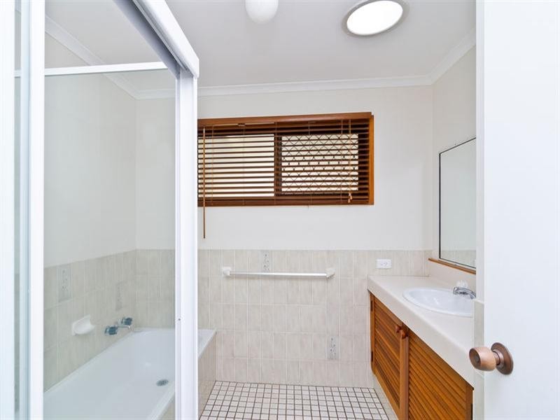 90 Ware Drive, Currumbin Waters QLD 4223