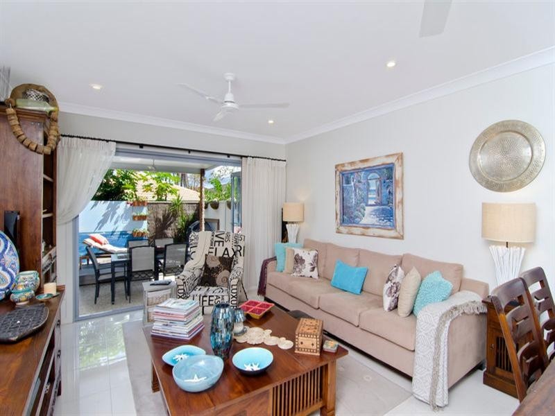 2/2000 Gold Coast Highway, Miami QLD 4220