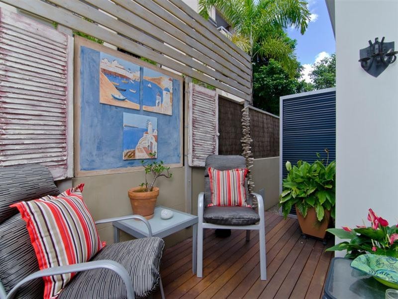 2/2000 Gold Coast Highway, Miami QLD 4220