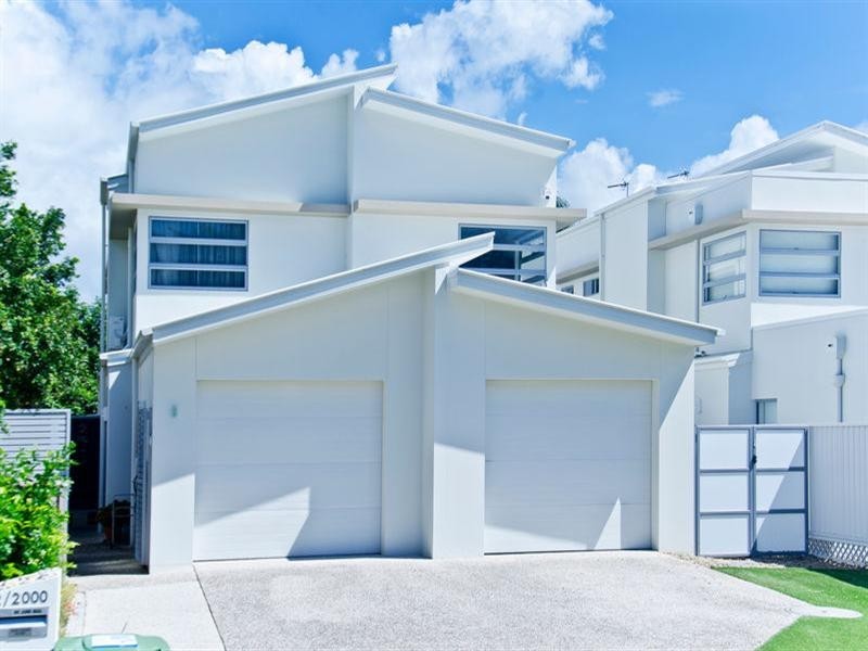 2/2000 Gold Coast Highway, Miami QLD 4220