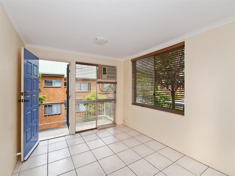 6/20 Mawarra Street, Palm Beach QLD 4221