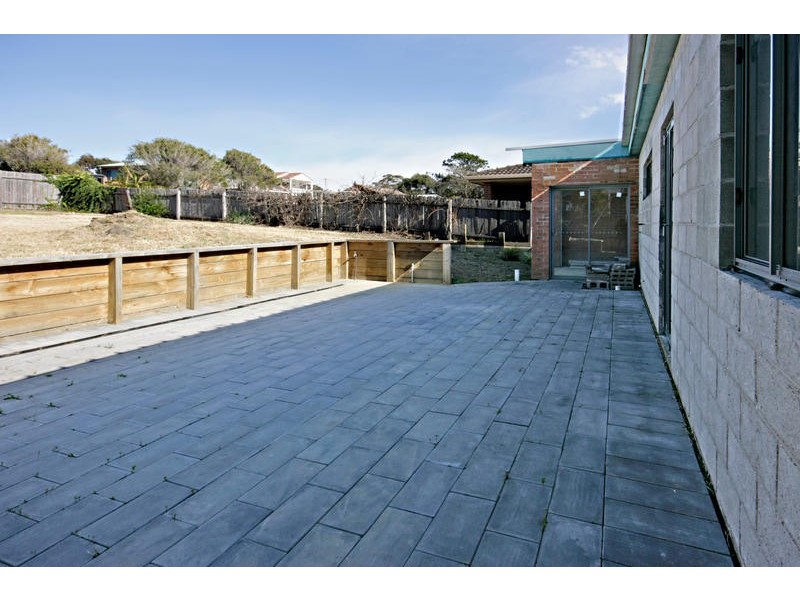 13 Seaside Parade, Dolphin Point NSW 2539