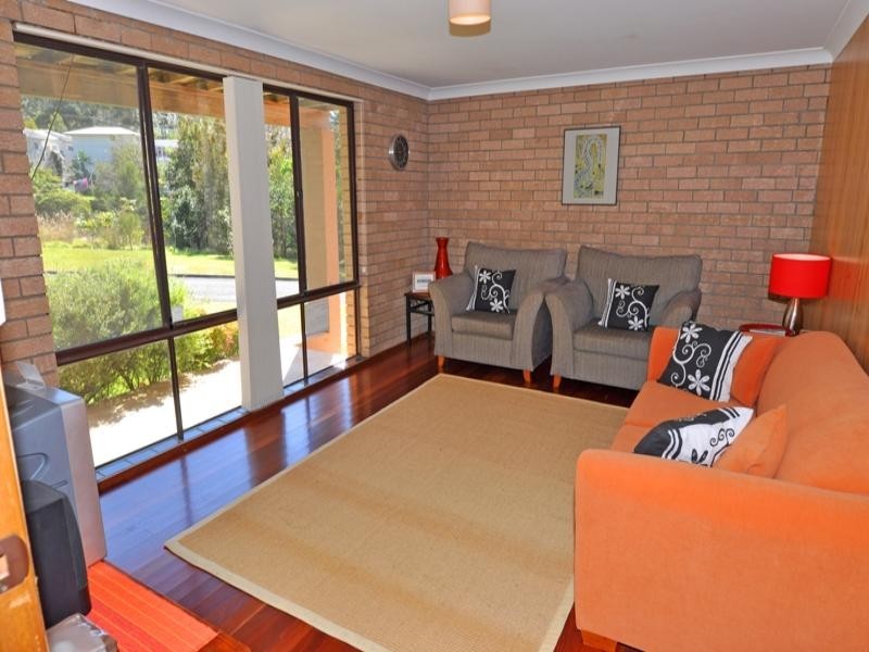 1 Woodglen Close, Mollymook NSW 2539