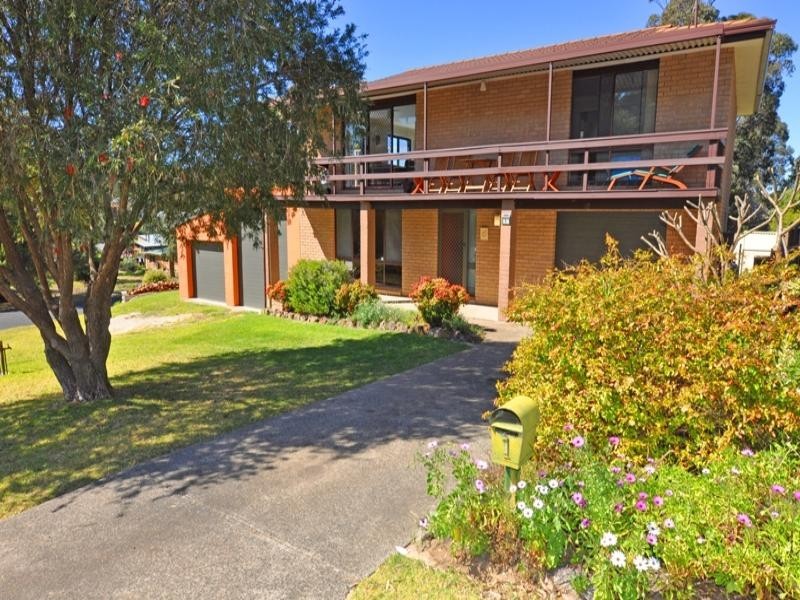 1 Woodglen Close, Mollymook NSW 2539