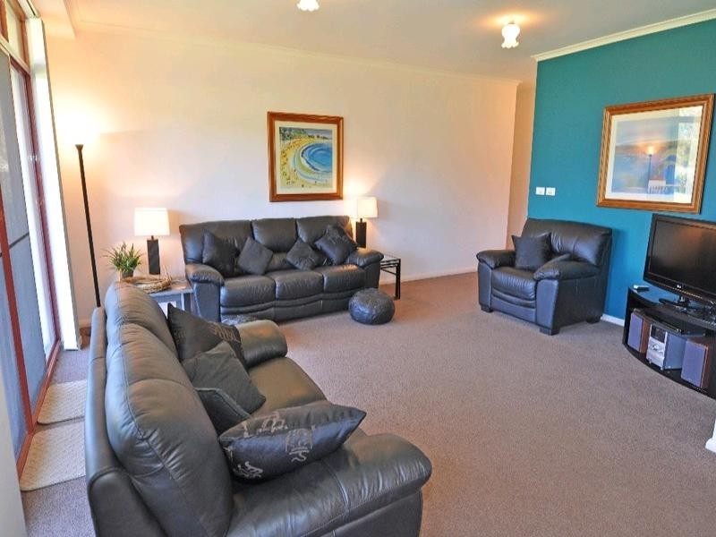 2/1a Mitchell Parade, Mollymook NSW 2539