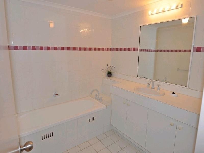 2/1a Mitchell Parade, Mollymook NSW 2539