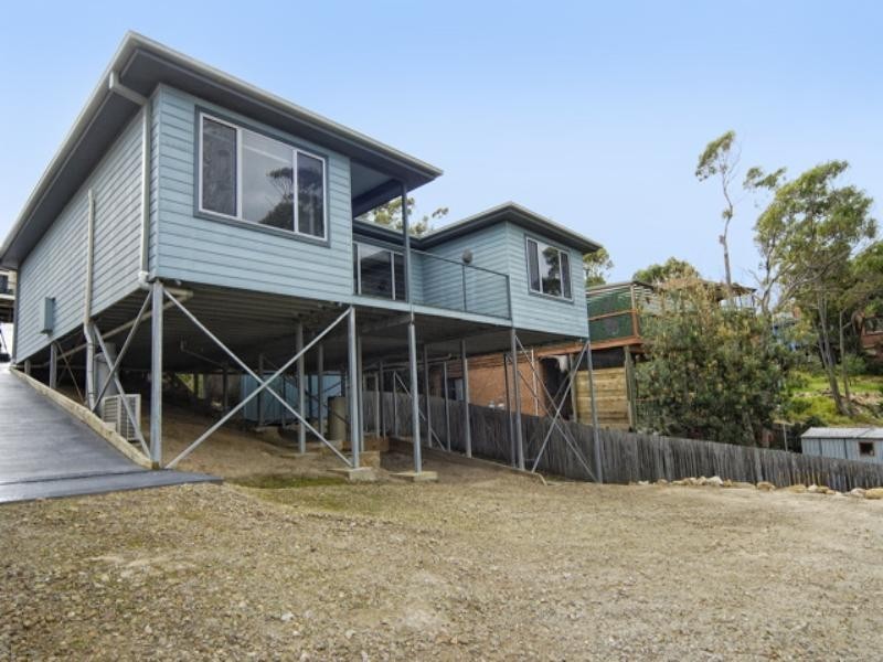 11 Canberra Crescent, Burrill Lake NSW 2539