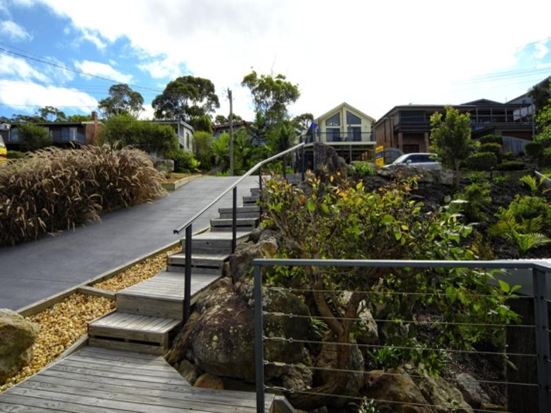 11 Canberra Crescent, Burrill Lake NSW 2539