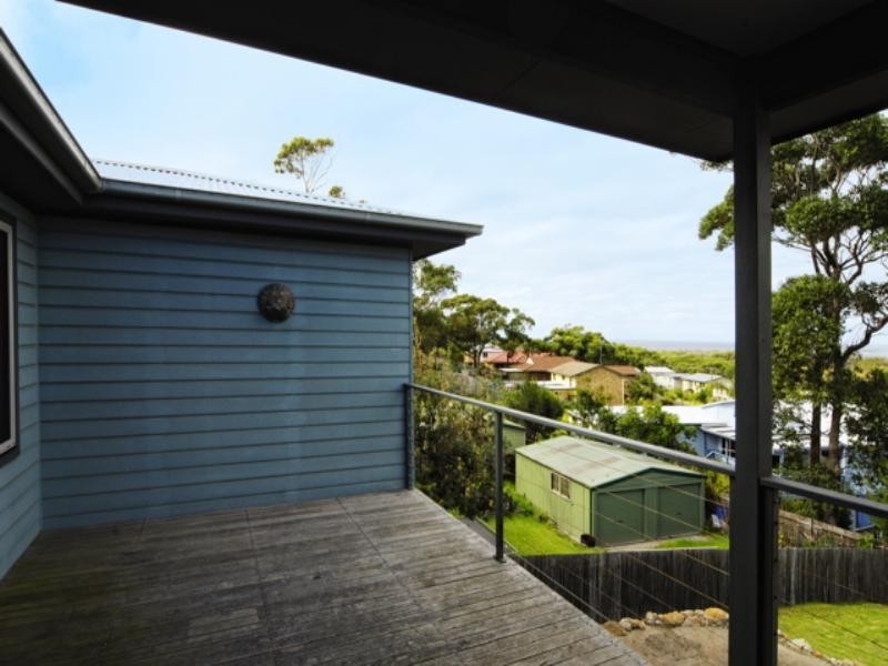 11 Canberra Crescent, Burrill Lake NSW 2539