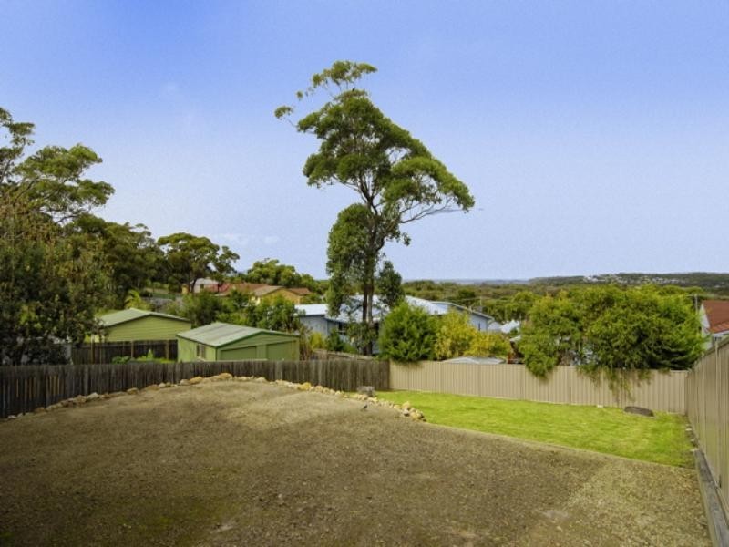 11 Canberra Crescent, Burrill Lake NSW 2539