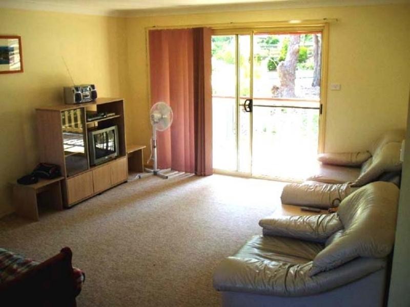 90 Ross Avenue, Narrawallee NSW 2539