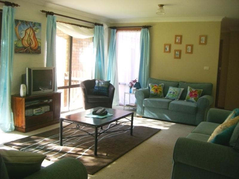 64 Ross Avenue, Narrawallee NSW 2539