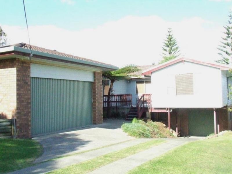 10 Jones Avenue, Mollymook NSW 2539